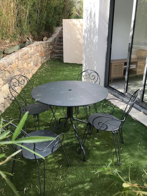 T2 Neuf Sur Jardin Proche Plage Carqueiranne Extérieur photo